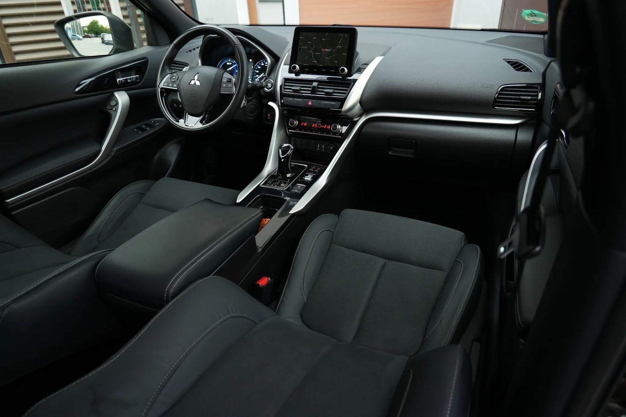Mitsubishi Eclipse Cross 4WD Top